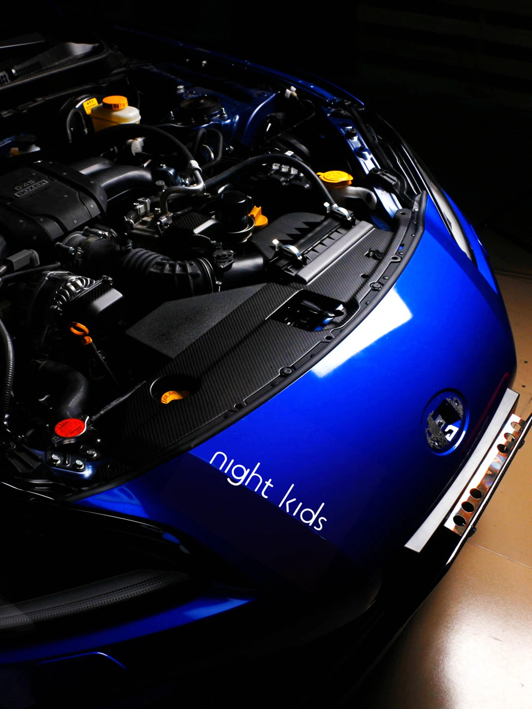 Night Kids | Rivestimento in fibra di carbonio vano motore anteriore FA24 | GR 86 BRZ II | opaco / lucido