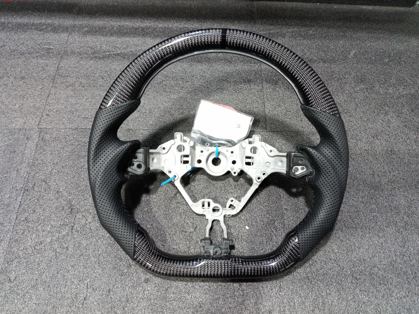 GreenFuchs | Carbon steering wheel | GR86 & BRZ II